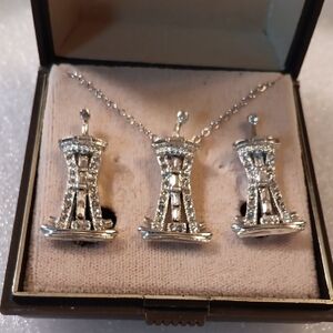 Crystal Pavé Silver 1962 Seattle Space Needle Necklace and Earrings Set - Silver
